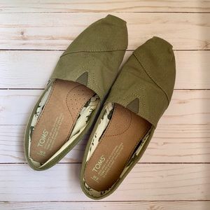 TOMS Canvas Olive Green Classics